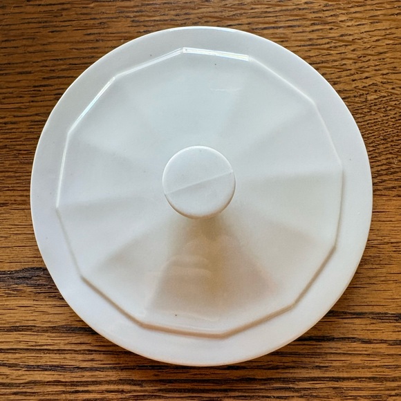 Mount Clemens Pottery Sugar Bowl - Picture 6 of 11